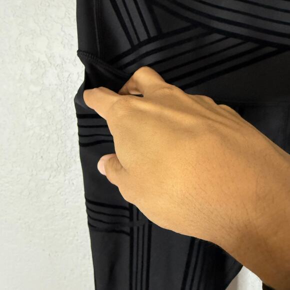 Fanka Body Sculpt Side Pocket 7/8 Leggings Black Size Large - Picture 5 of 7